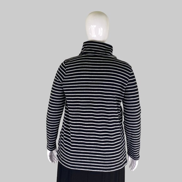 Tribal striped loose fit turtleneck sweater - Picture 2 of 6